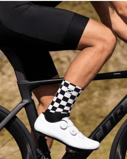 Aero cycling socks - FINISHLINE