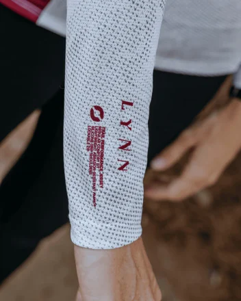 Women’s Long-Sleeve Trail Running Jersey – WILD