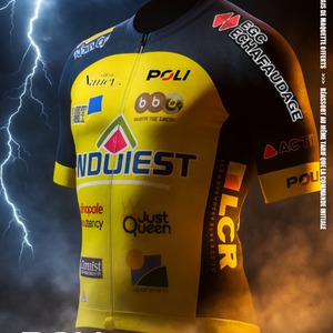📍Focus sur nos clubs partenaires! @poli_wear accompagne depuis plusieurs saisons @asptt_nancy_cyclisme 🤝Un projet de tenues club? 📲 Contactez-nous 🟡 Gamme Premium & Performance ⚫️ Qualité et DesignSublimez vos tenues club avec@poli_wear! 💻 www.poli.fr