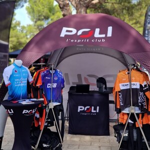 🚴♂️ POLI sera présent sur @festivaldusportoutdoor 🚴♀️📅 Ce samedi 1 et dimanche 2 novembre, retrouvez notre stand POLI sur l’événement. 👋 Notre représentante Christel Sala sera ravie de vous accueillir et de vous renseigner sur nos tenues clubs personnalisables.Venez nous rencontrer, découvrir nos collections et parler de vos futurs projets club !@christel_sala7 #poliwear #festivaldusportoutdoor #cyclisme #teampoli