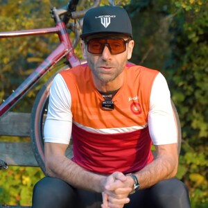 Une pensée pour Stéphane GoyardIl y a quelques années, nous avions eu la chance de collaborer avec Stéphane autour d’un projet vidéo consacré au gravel et à notre passion commune pour le vélo.Nous avons appris sa disparition avec beaucoup d’émotion.Au-delà de cette collaboration, nous garderons le souvenir d’un passionné, profondément animé par l’aventure, le partage et le vélo.Toute l’équipe POLI adresse ses sincères pensées à sa famille, ses proches et à l’ensemble de la communauté cycliste.🖤#gravel #cyclisme #passion #cycling